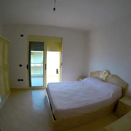 Apartament Tree Bedroom Best Price *